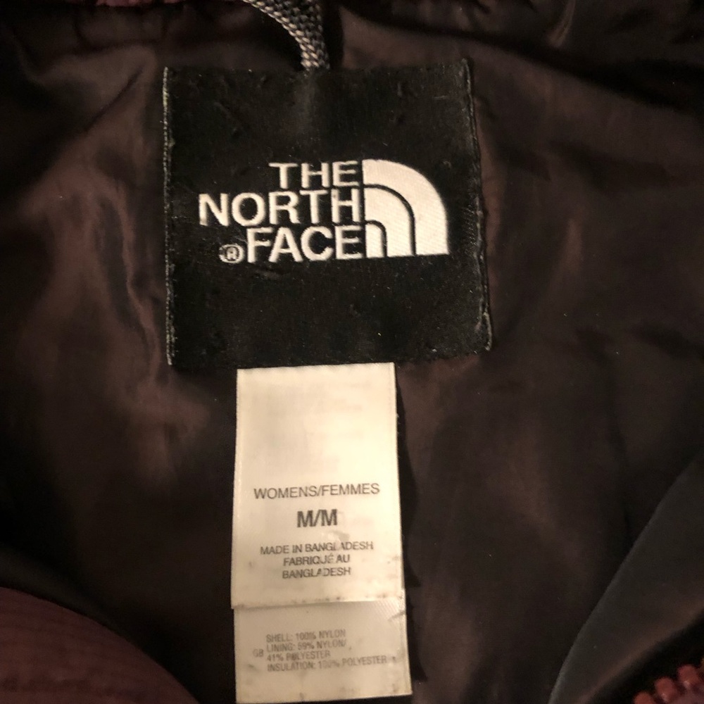 The North Face Women's Puffer Jacket - Burgundy - Picture 6 of 10